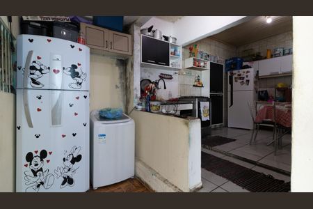 Casa à venda com 380m², 4 quartos e 4 vagas Casa à venda com 380m², 4 quartos e 4 vagasCasa 2- Cozinha e Área de Serviço