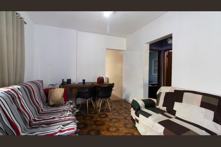 Casa à venda com 380m², 4 quartos e 4 vagas Casa à venda com 380m², 4 quartos e 4 vagasSala