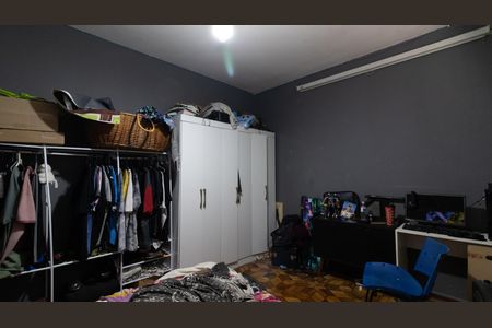 Casa à venda com 380m², 4 quartos e 4 vagas Casa à venda com 380m², 4 quartos e 4 vagasQuarto 2