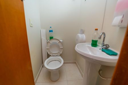 Casa de condomínio para alugar com 120m², 3 quartos e 2 vagasLavabo