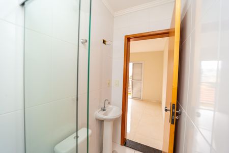 Casa de condomínio para alugar com 120m², 3 quartos e 2 vagasBanheiro da Suíte