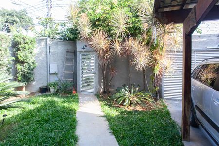 Casa à venda com 247m², 4 quartos e 3 vagas Casa à venda com 247m², 4 quartos e 3 vagasEntrada