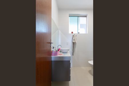 Casa à venda com 247m², 4 quartos e 3 vagas Casa à venda com 247m², 4 quartos e 3 vagasBanheiro Social 2