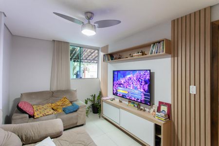 Casa à venda com 247m², 4 quartos e 3 vagas Casa à venda com 247m², 4 quartos e 3 vagasSala de TV