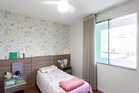 Casa à venda com 247m², 4 quartos e 3 vagas Casa à venda com 247m², 4 quartos e 3 vagasQuarto 2