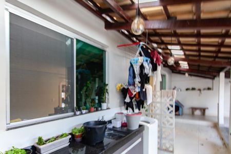 Casa à venda com 247m², 4 quartos e 3 vagas Casa à venda com 247m², 4 quartos e 3 vagasÁrea de Serviço