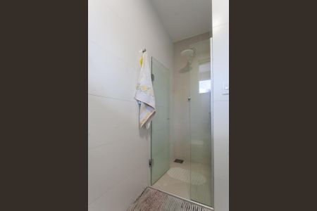 Casa à venda com 247m², 4 quartos e 3 vagas Casa à venda com 247m², 4 quartos e 3 vagasBanheiro Social 2