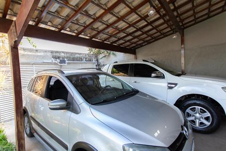 Casa à venda com 247m², 4 quartos e 3 vagas Casa à venda com 247m², 4 quartos e 3 vagasGaragem 1