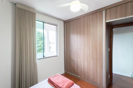 Casa à venda com 247m², 4 quartos e 3 vagas Casa à venda com 247m², 4 quartos e 3 vagasQuarto 2