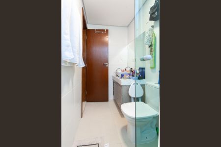 Casa à venda com 247m², 4 quartos e 3 vagas Casa à venda com 247m², 4 quartos e 3 vagasBanheiro da Suíte 2