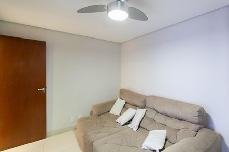 Casa à venda com 247m², 4 quartos e 3 vagas Casa à venda com 247m², 4 quartos e 3 vagasSala de TV