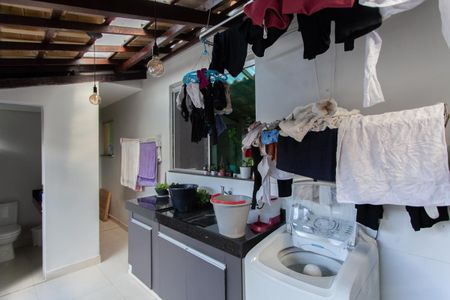 Casa à venda com 247m², 4 quartos e 3 vagas Casa à venda com 247m², 4 quartos e 3 vagasÁrea de Serviço