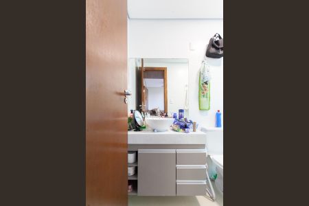 Casa à venda com 247m², 4 quartos e 3 vagas Casa à venda com 247m², 4 quartos e 3 vagasBanheiro da Suíte 2