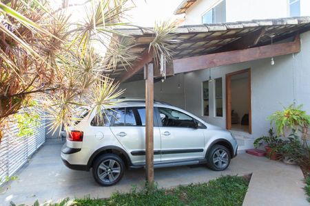 Casa à venda com 247m², 4 quartos e 3 vagas Casa à venda com 247m², 4 quartos e 3 vagasGaragem 1