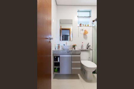 Casa à venda com 247m², 4 quartos e 3 vagas Casa à venda com 247m², 4 quartos e 3 vagasBanheiro da Suíte 1