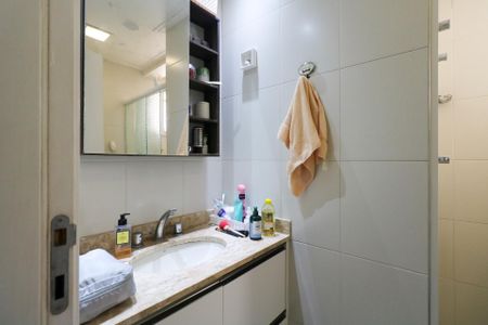 Apartamento à venda com 107m², 3 quartos e 3 vagasBanheiro Social