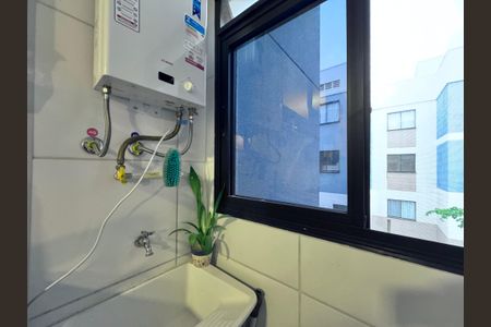 Apartamento à venda com 47m², 2 quartos e sem vaga Apartamento à venda com 47m², 2 quartos e sem vagaCozinha e Área de Serviço