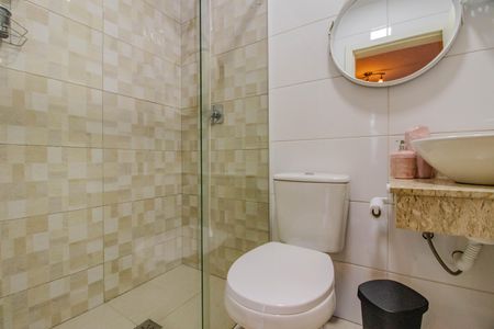 Casa para alugar com 220m², 5 quartos e 5 vagasBanheiro Social