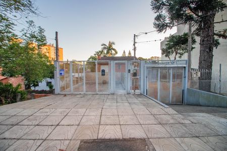 Casa para alugar com 220m², 5 quartos e 5 vagasFachada e Placa