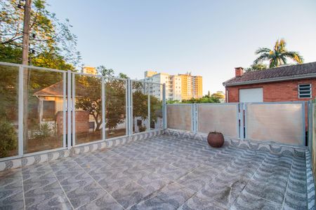 Casa para alugar com 220m², 5 quartos e 5 vagasQuintal