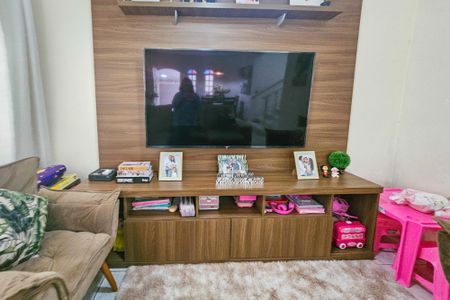 Casa para alugar com 217m², 4 quartos e 2 vagas Casa para alugar com 217m², 4 quartos e 2 vagasSala