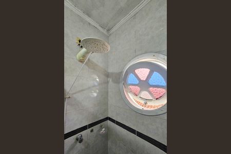 Casa para alugar com 217m², 4 quartos e 2 vagas Casa para alugar com 217m², 4 quartos e 2 vagasBanheiro da suíte