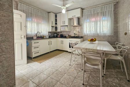 Casa para alugar com 217m², 4 quartos e 2 vagas Casa para alugar com 217m², 4 quartos e 2 vagasCozinha