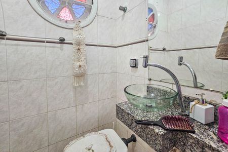 Casa para alugar com 217m², 4 quartos e 2 vagas Casa para alugar com 217m², 4 quartos e 2 vagasBanheiro 2