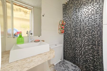 Casa para alugar com 217m², 4 quartos e 2 vagas Casa para alugar com 217m², 4 quartos e 2 vagasBanheiro 2