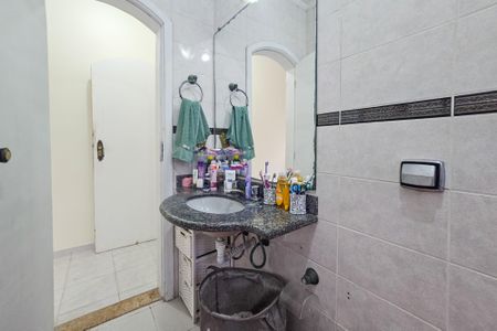 Casa para alugar com 217m², 4 quartos e 2 vagas Casa para alugar com 217m², 4 quartos e 2 vagasBanheiro da suíte