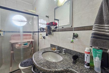 Casa para alugar com 217m², 4 quartos e 2 vagas Casa para alugar com 217m², 4 quartos e 2 vagasBanheiro