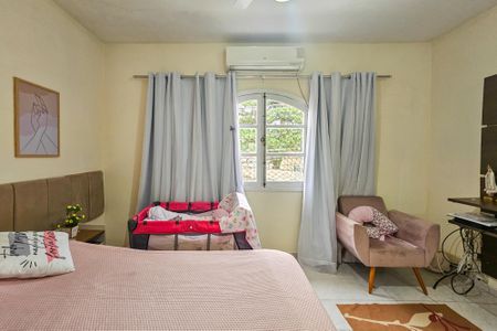 Casa para alugar com 217m², 4 quartos e 2 vagas Casa para alugar com 217m², 4 quartos e 2 vagasSuíte