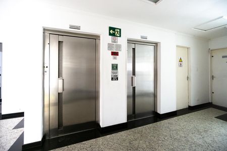 Apartamento à venda com 57m², 2 quartos e 1 vagaHall social