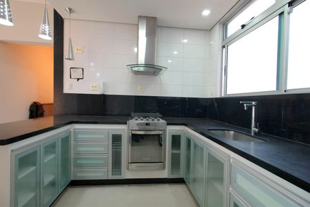 Apartamento à venda com 166m², 2 quartos e 3 vagasCozinha