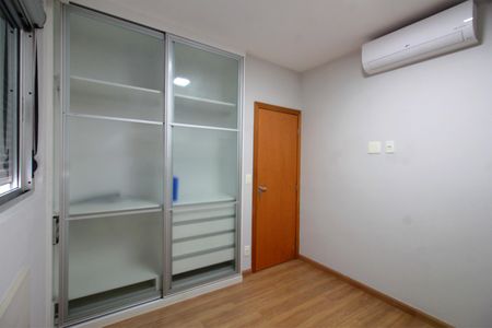 Apartamento à venda com 166m², 2 quartos e 3 vagasQuarto 2