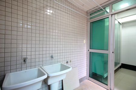 Apartamento à venda com 166m², 2 quartos e 3 vagasÁrea de Serviço