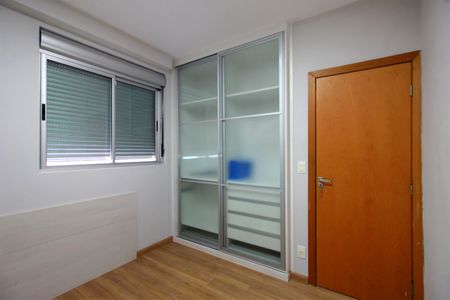 Apartamento à venda com 166m², 2 quartos e 3 vagasQuarto 2