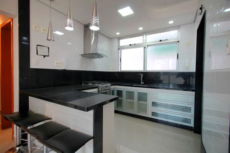 Apartamento à venda com 166m², 2 quartos e 3 vagasCozinha