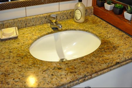 Apartamento à venda com 78m², 2 quartos e 2 vagasBanheiro Social