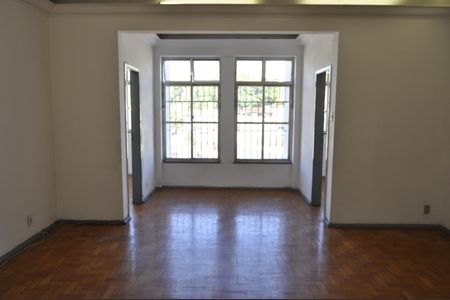 Apartamento à venda com 120m², 4 quartos e 2 vagasSala