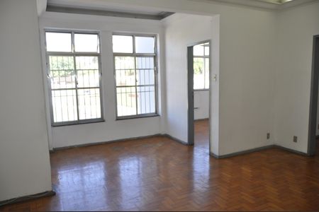 Apartamento à venda com 120m², 4 quartos e 2 vagasSala
