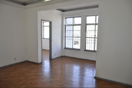 Apartamento à venda com 120m², 4 quartos e 2 vagasSala