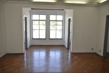 Apartamento à venda com 120m², 4 quartos e 2 vagasSala