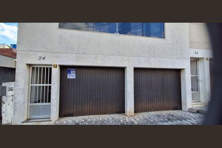 Casa à venda com 191m², 3 quartos e 3 vagasFachada