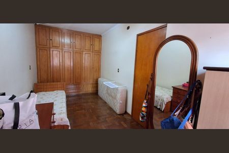 Casa à venda com 191m², 3 quartos e 3 vagasQuarto 2