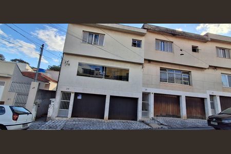 Casa à venda com 191m², 3 quartos e 3 vagasFachada