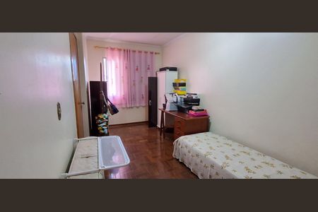 Casa à venda com 191m², 3 quartos e 3 vagasQuarto 2