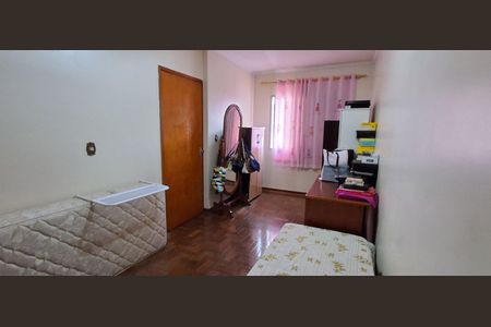 Casa à venda com 191m², 3 quartos e 3 vagasQuarto 2