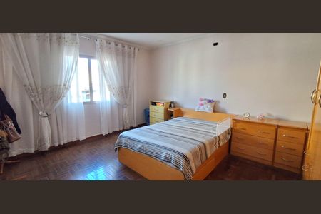 Casa à venda com 191m², 3 quartos e 3 vagasSuíte