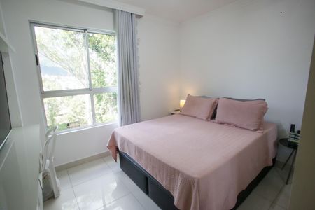 Casa de condomínio para alugar com 120m², 4 quartos e 2 vagasSuíte